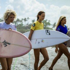 Фотография русские серфингистки на чемпионате России по серфингу Surf Jam 2015