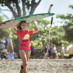 Фото русская серферша участница соревнований по серфингу Surf Jam