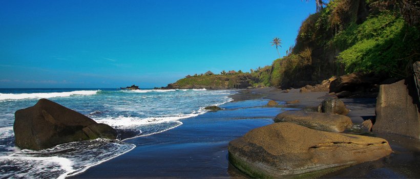 Фотография пляжа Балиан с черным песком